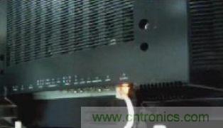 中線和地線互相接錯,產生打火的情況