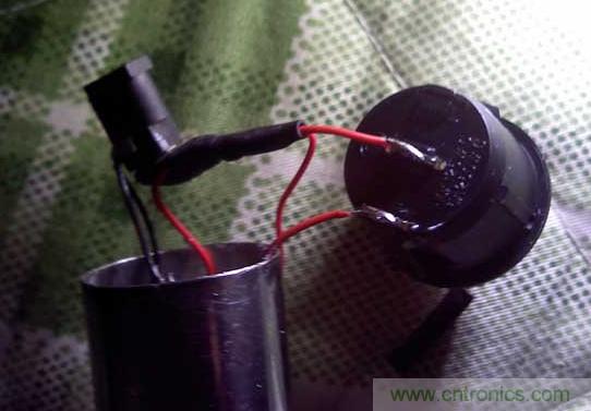 高亮LED手電筒超簡DIY:原理圖+全過程