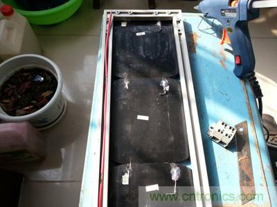 手工打造太陽能充電照明系統:點亮LED給手機充電