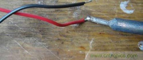 想減少電費嗎?DIY一個迷你風(fēng)力發(fā)電機吧