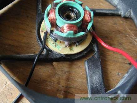 想減少電費嗎?DIY一個迷你風(fēng)力發(fā)電機吧