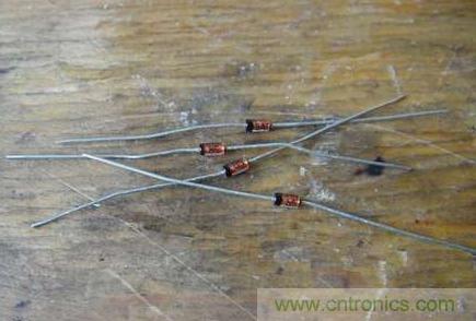 想減少電費嗎?DIY一個迷你風(fēng)力發(fā)電機吧