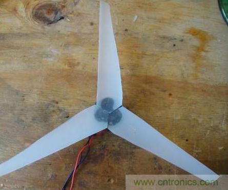 想減少電費嗎?DIY一個迷你風(fēng)力發(fā)電機吧
