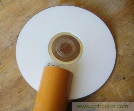 想減少電費嗎?DIY一個迷你風(fēng)力發(fā)電機吧