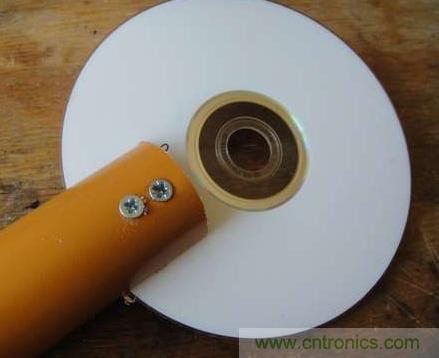 想減少電費嗎?DIY一個迷你風(fēng)力發(fā)電機吧