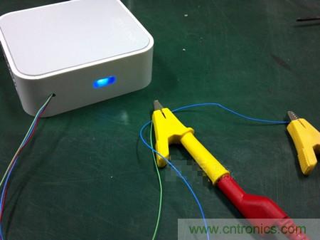 DIY:自制自帶電池供電的無線路由器