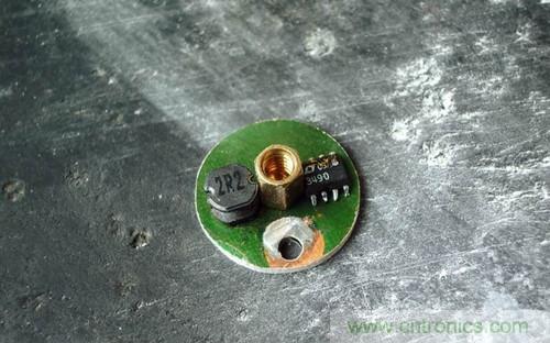 DIY小手電:純手工刻板改造5號電池小手電