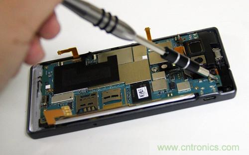 拆解4G新機索尼M35t:用料十足,易于維修