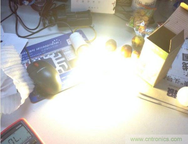 拆解對(duì)比:4元 VS 30+元LED照明燈