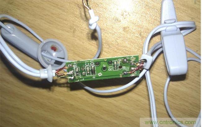 背面:電阻,電容,電感。接線圖也有標(biāo)注。很復(fù)雜的線控。