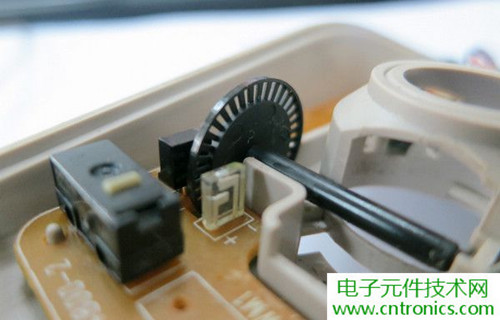 殿堂級(jí)機(jī)械鼠標(biāo)拆解:嘆精致做工!