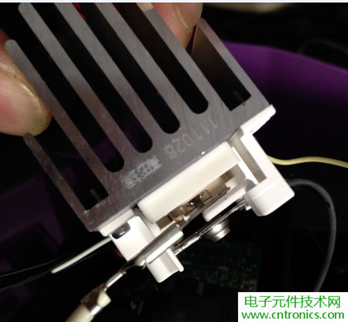 PM2.5殺手!松下納米水離子空氣凈化器拆解