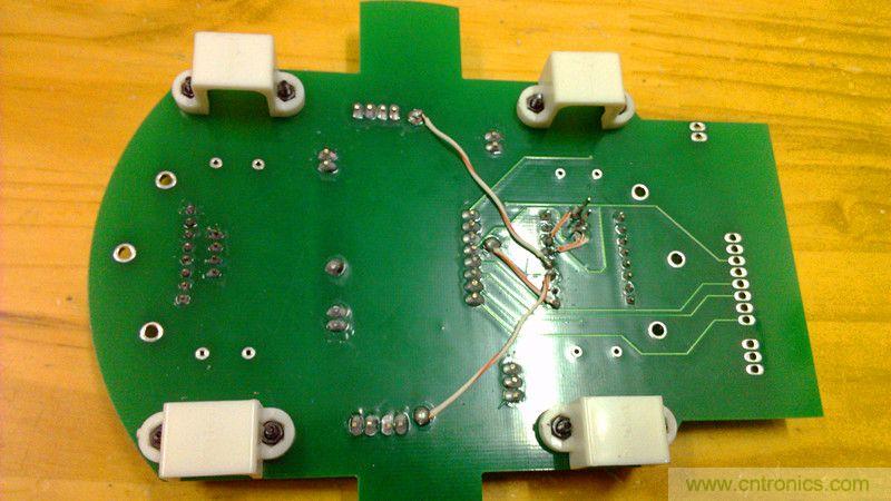 多圖殺貓！PCB版藍牙智能小車DIY
