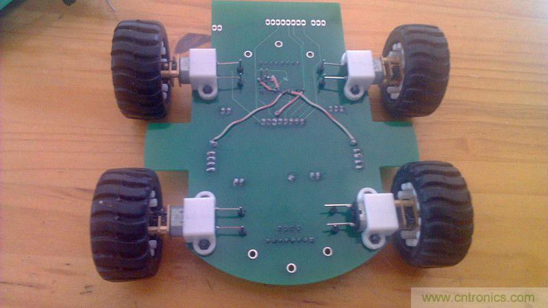 牛人力作！PCB版藍牙智能小車DIY