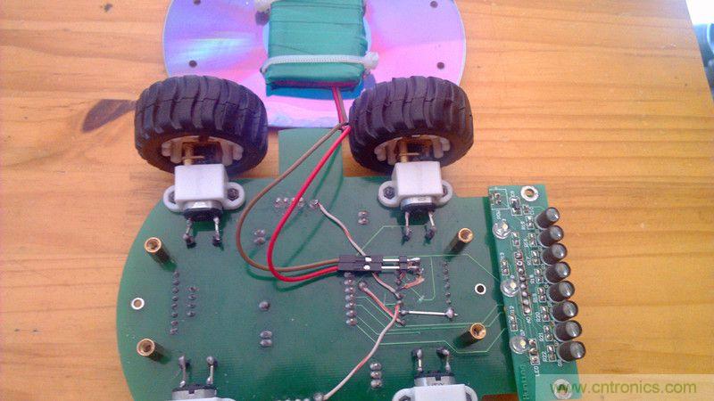 牛人力作！PCB版藍牙智能小車DIY