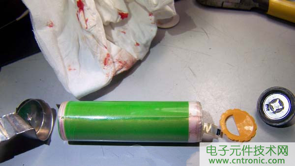 筆記本電池拆解，探秘電池內(nèi)部結(jié)構(gòu)