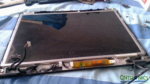 創意DIY:將筆記本大卸八塊做成臺式機!