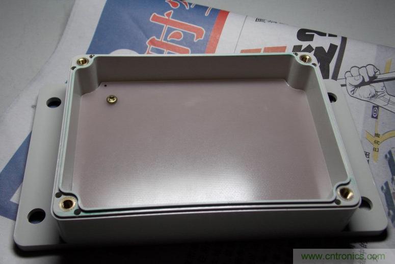 牛人全手工DIY:微電腦智能溫控市電開關