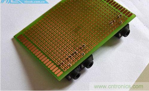 DIY:自制超炫音頻分配器,實現音箱共用