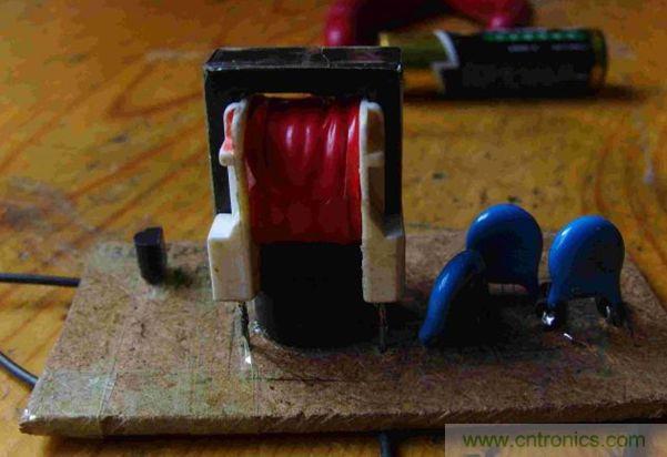 DIY單管自激,領略高壓電火花風采