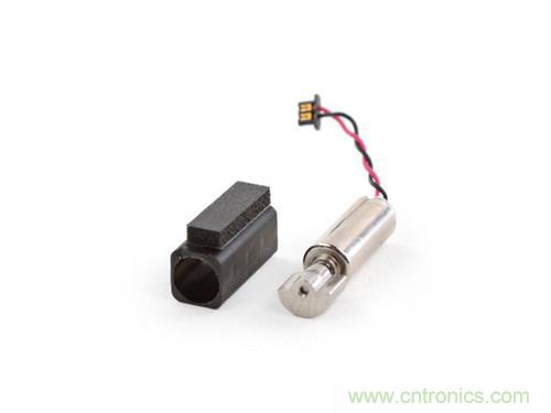 牛人強拆!新HTC One(M8)真機精密做工難修理