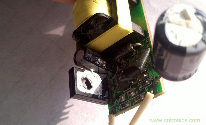 拆解狂魔:拆修4.7WLED驅動電源