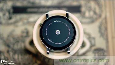 Moto 360 二代:“精益求精”的細節仍無法彌補功能的缺失