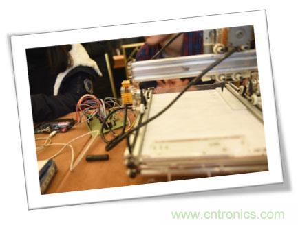 由十余款創(chuàng)客設(shè)計看FPGA如何在智能硬件界“大展拳腳”?