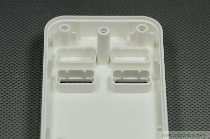 航嘉智能插線板拆解評測:看老牌機電如何”秒殺“后起之秀