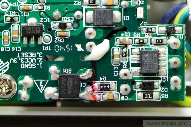 航嘉智能插線板拆解評測:看老牌機電如何”秒殺“后起之秀