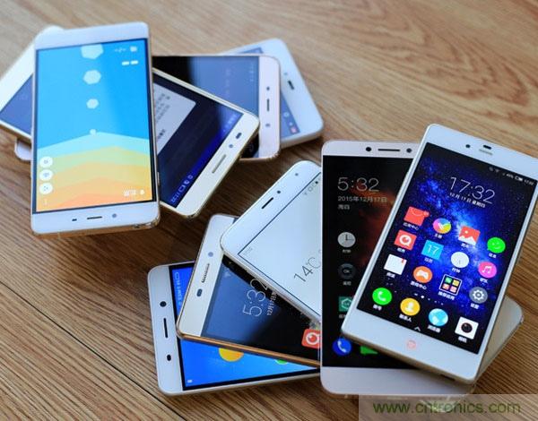 2015年9款千元智能手機橫評：誰才是紅海霸主？