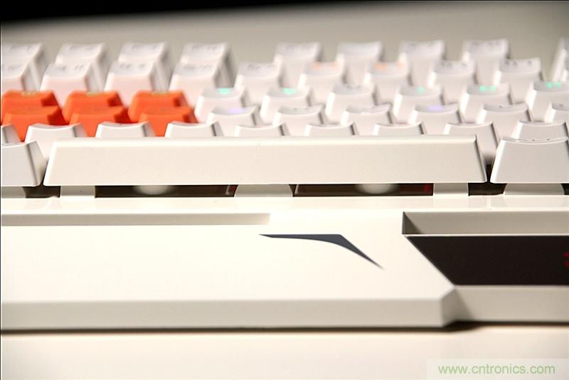 曾經的網吧統治者—雙飛燕血手幽靈機械鍵盤,真世界最快?