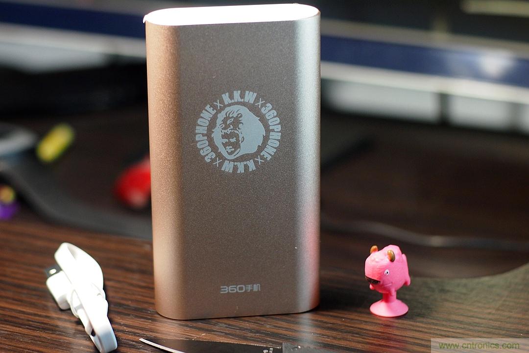 移動電源也玩雙引擎?快到你想象不到