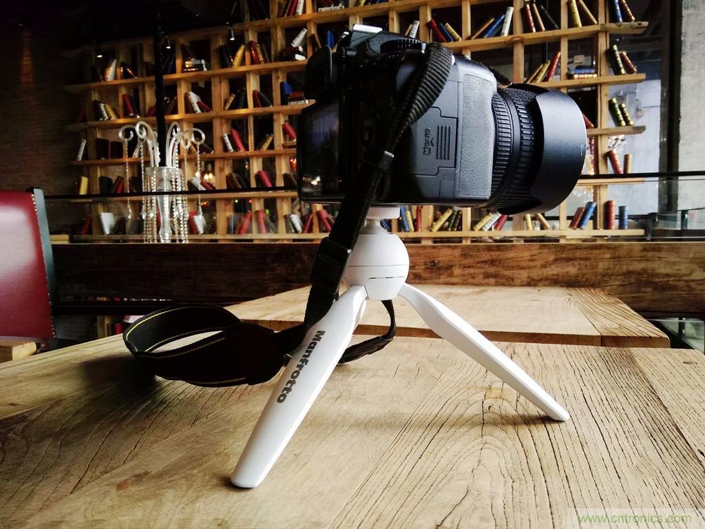 逼格滿滿的相機(jī)便攜三腳架，三足鼎立才安全