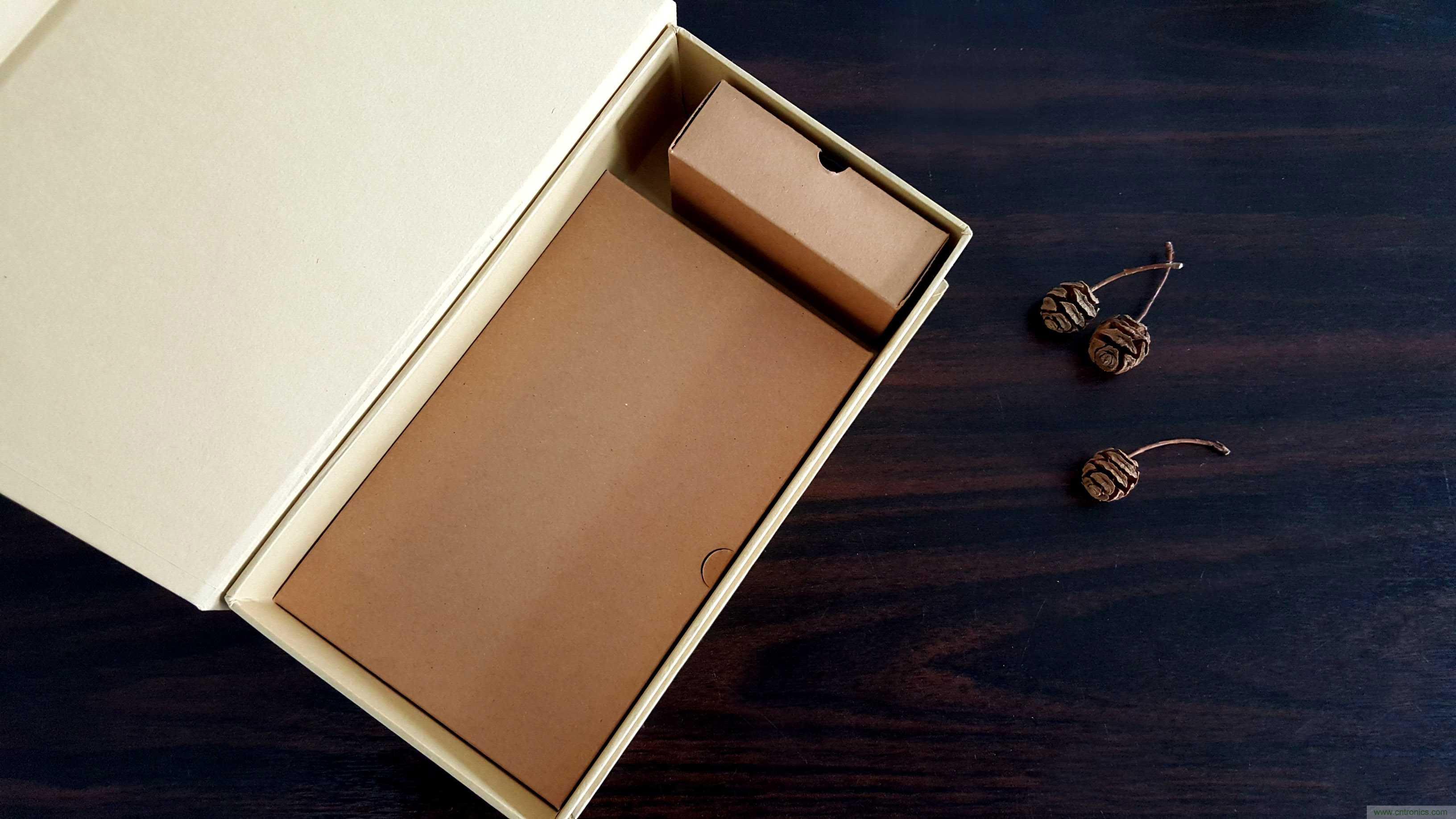 搞怪“美人魚”盡享靈克藍(lán)牙音箱的天籟之音!