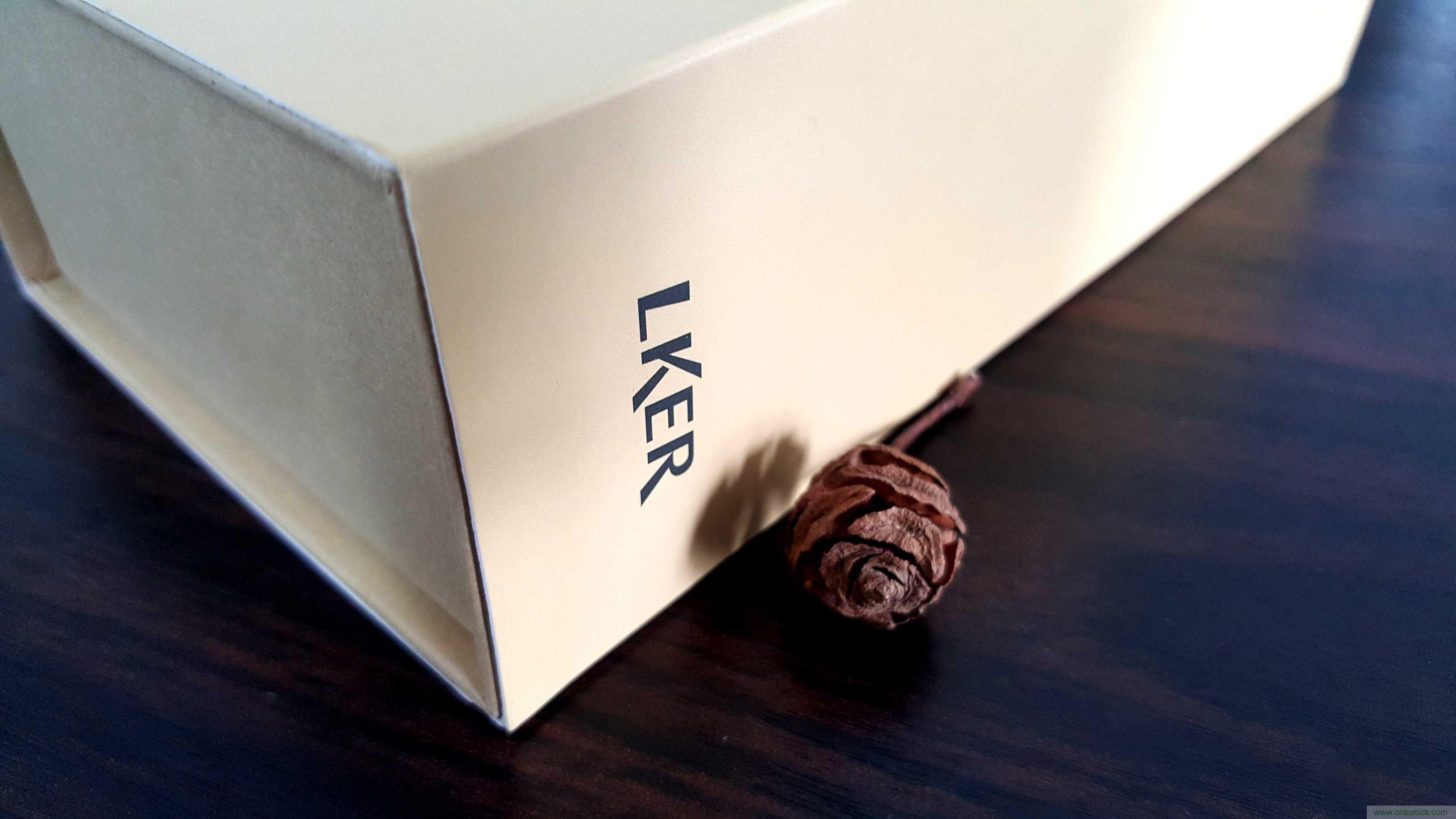 搞怪“美人魚”盡享靈克藍(lán)牙音箱的天籟之音!