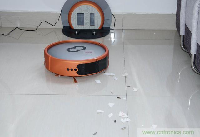 智能導(dǎo)航掃地機(jī)器人，以內(nèi)更靠譜！