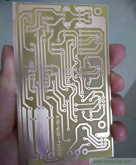 嘗試了四次PCB制作, 最后一發算是成功了