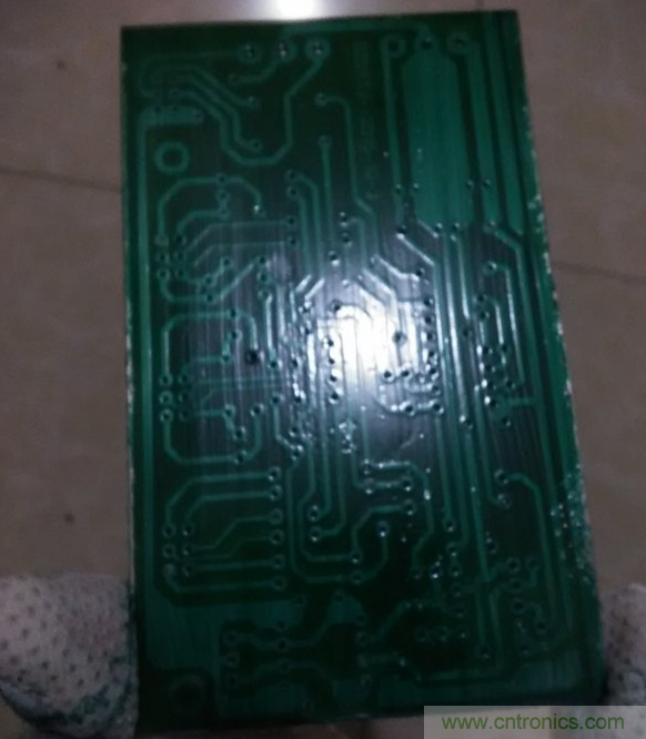 嘗試了四次PCB制作, 最后一發算是成功了