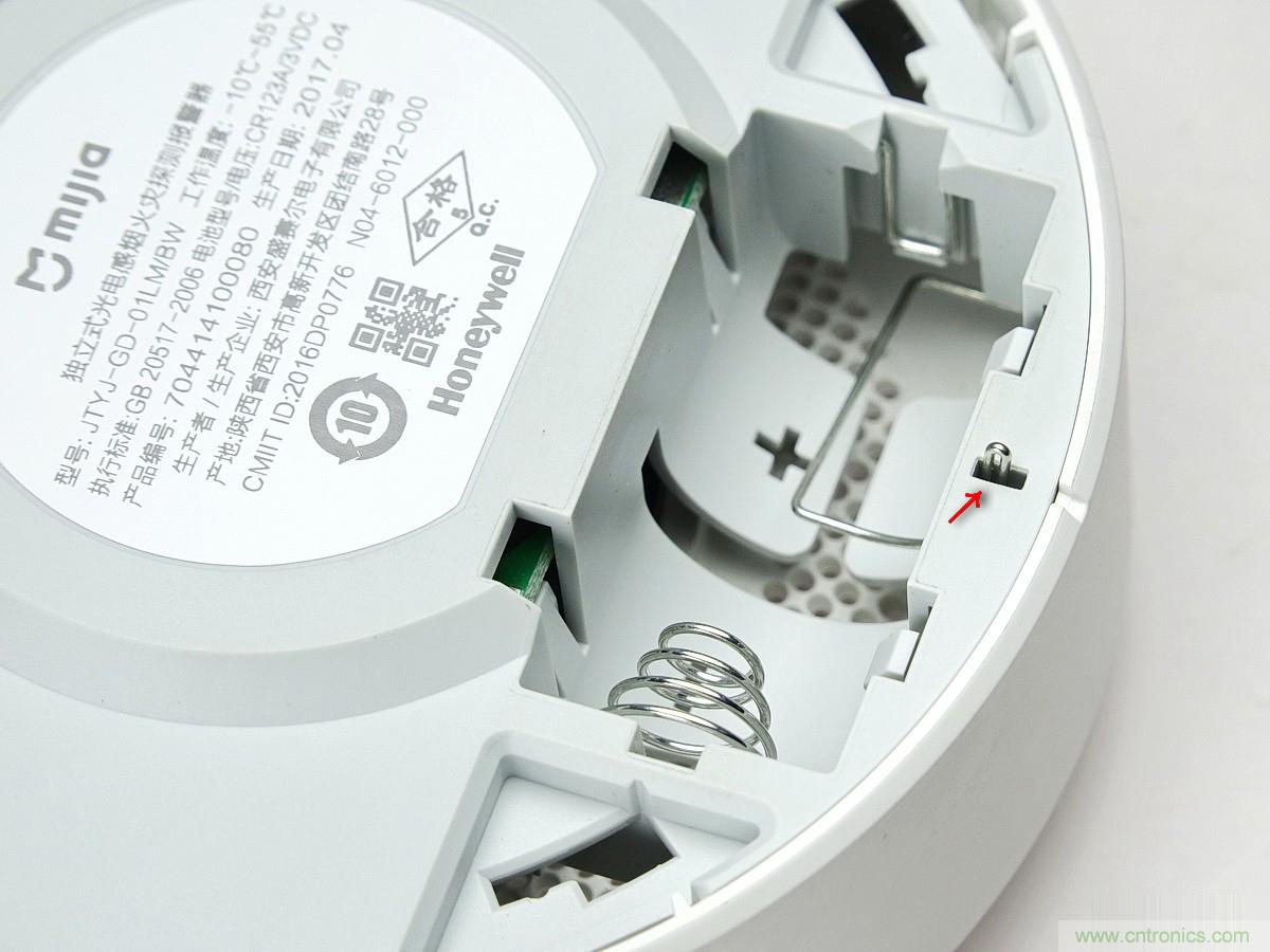 小米煙霧報警器拆解：一顆電池可用五年是如何做到的？