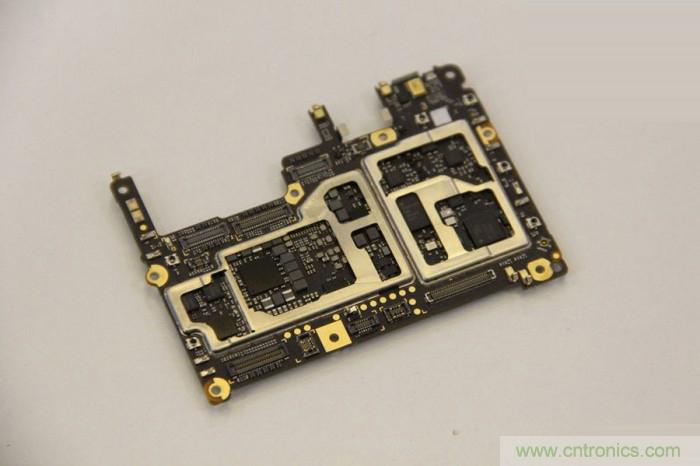 堅(jiān)果R1拆解:內(nèi)部設(shè)計(jì)究竟如何?