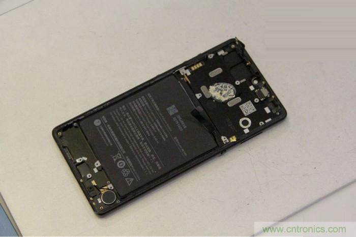 堅(jiān)果R1拆解:內(nèi)部設(shè)計(jì)究竟如何?