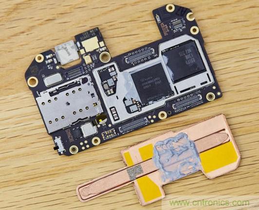 拆解黑鯊手機：多級直觸一體式液冷系統(tǒng)有什么門道？