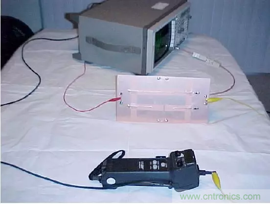 PCB割地對(duì)系統(tǒng)ESD是否有影響？