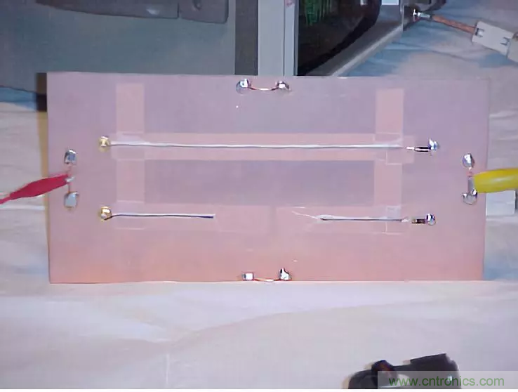 PCB割地對(duì)系統(tǒng)ESD是否有影響？