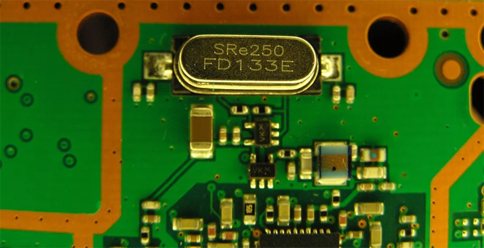 單片機(jī)中晶振的工作原理是什么? 單片機(jī)中晶振的工作原理是什么?