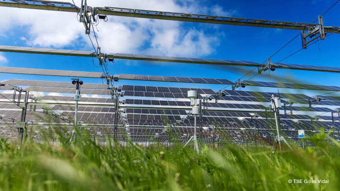 意法半導(dǎo)體與TSE達(dá)成15年太陽能供電協(xié)議,為法國工廠注入“陽光動(dòng)力” 意法半導(dǎo)體與TSE達(dá)成15年太陽能供電協(xié)議,為法國工廠注入“陽光動(dòng)力”