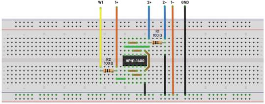   材料  ? ADALM2000主動(dòng)學(xué)習(xí)模塊 ? 無焊試驗(yàn)板和跳線套件 ? 一臺(tái)HPH1-1400L 6繞組變壓器 ? 一臺(tái)HPH1-0190L 6繞組變壓器 ? 兩個(gè)100 Ω電阻  說明  在無焊試驗(yàn)板上構(gòu)建圖2所示的電路。需要使用此設(shè)置來測量初級(jí)/次級(jí)匝數(shù)比為1:1的三種不同配置下，兩個(gè)變壓器型號(hào)各自的頻率響應(yīng)。兩個(gè)紅色箭頭表示在初級(jí)和次級(jí)使用同一個(gè)線圈的配置中連接源電阻和負(fù)載電阻的位置。藍(lán)色箭頭對(duì)應(yīng)的是在初級(jí)和次級(jí)使用兩個(gè)串聯(lián)線圈的配置。綠色箭頭對(duì)應(yīng)的是在初級(jí)和次級(jí)使用三個(gè)串聯(lián)線圈的配置。